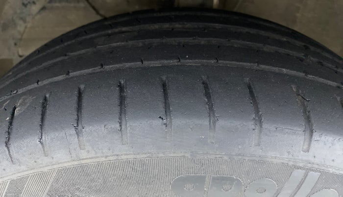 2019 Toyota Glanza V, Petrol, Manual, 48,527 km, Left Front Tyre Tread