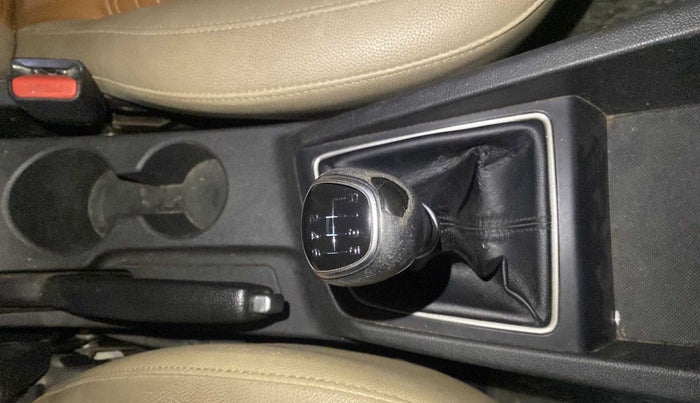 2015 Hyundai Elite i20 ASTA 1.4 CRDI, Diesel, Manual, 71,569 km, Gear lever - Knob has minor damage