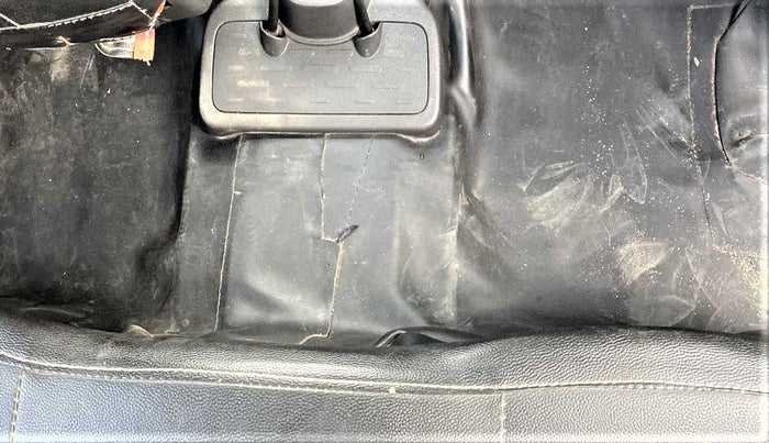 2015 Renault Kwid RXL, Petrol, Manual, 41,184 km, Flooring - Carpet is minor damage