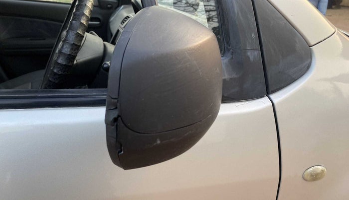 2010 Maruti Ritz VXI, Petrol, Manual, 28,755 km, Right rear-view mirror - Cover has minor damage