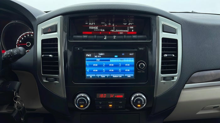MITSUBISHI PAJERO-Center Console