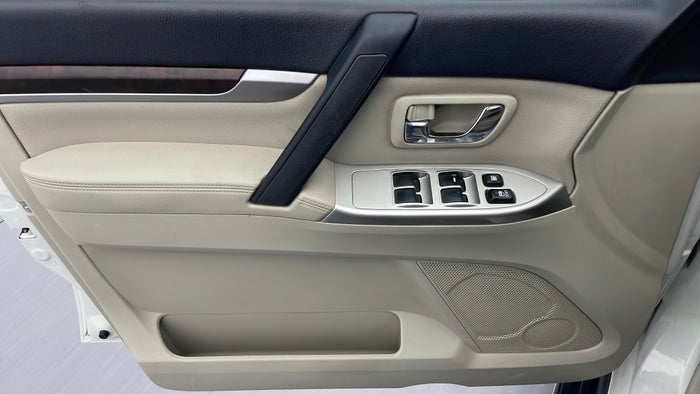 MITSUBISHI PAJERO-Driver Side Door Panels Controls