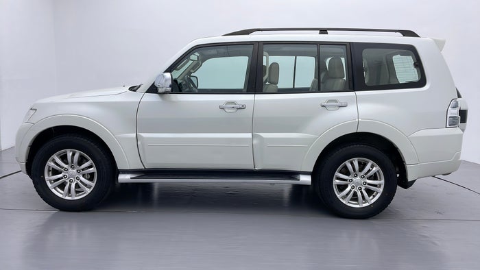 MITSUBISHI PAJERO-Left Side View