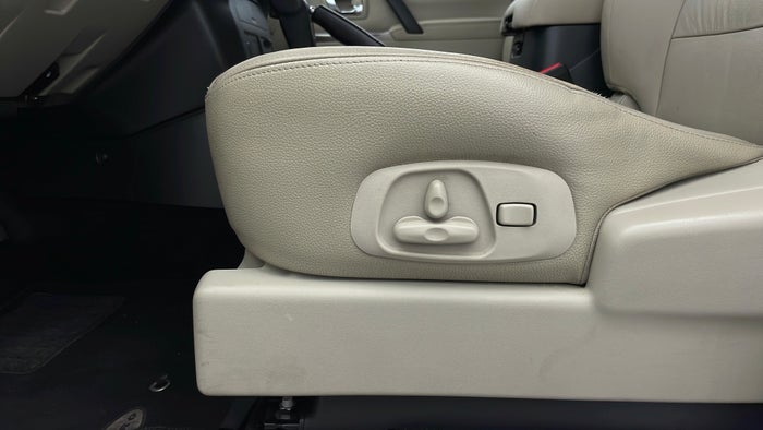 MITSUBISHI PAJERO-Driver Side Adjustment Panel