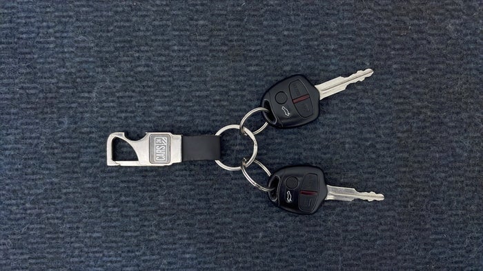 MITSUBISHI LANCER EX-Key Close-up