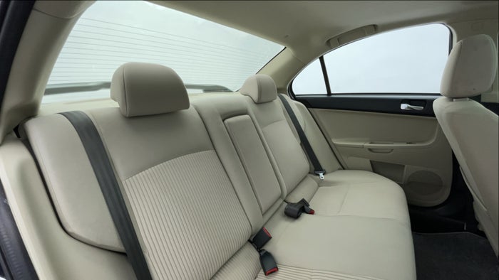 MITSUBISHI LANCER EX-Right Side Door Cabin View