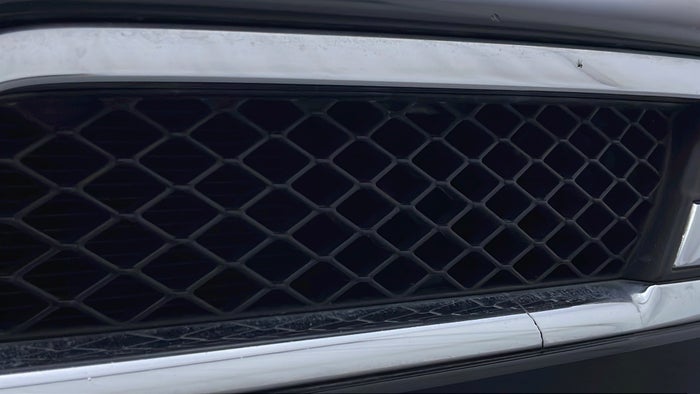 MITSUBISHI LANCER EX-Grill Broken