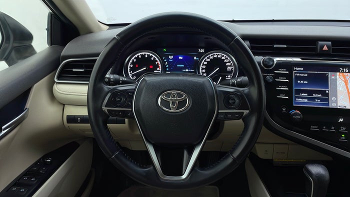TOYOTA CAMRY-Steering Wheel Close-up