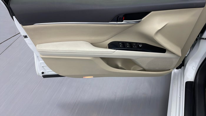 TOYOTA CAMRY-Driver Side Door Panels Controls