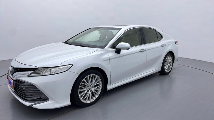 TOYOTA CAMRY-Left Front Diagonal (45- Degree) View