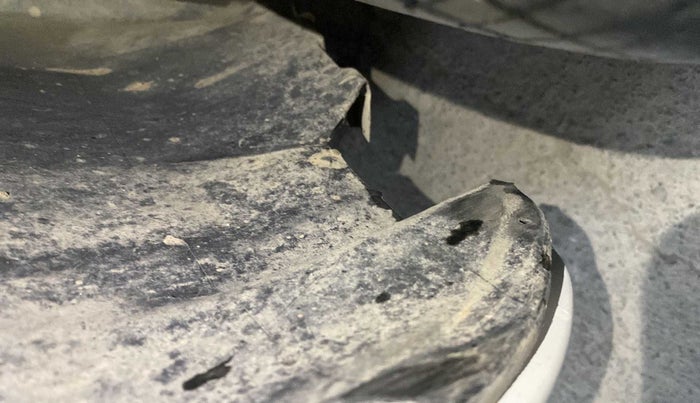 2018 Maruti Dzire ZDI, Diesel, Manual, 50,360 km, Right fender - Lining loose