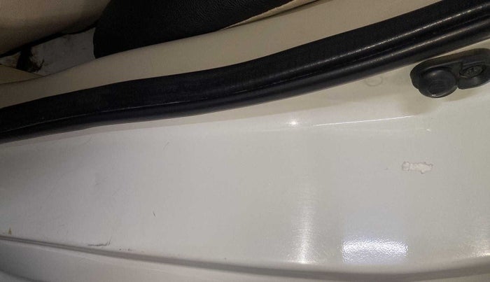 2018 Maruti Dzire ZDI, Diesel, Manual, 50,360 km, Left C pillar - Minor scratches