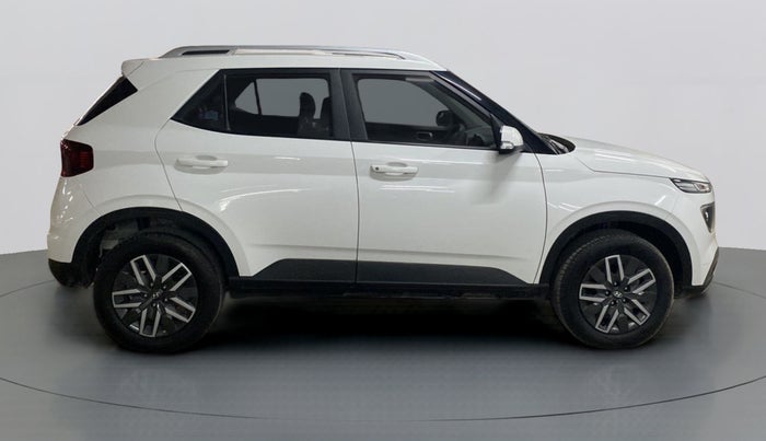 2022 Hyundai VENUE SX 1.5 CRDI, Diesel, Manual, 11,646 km, Right Side View