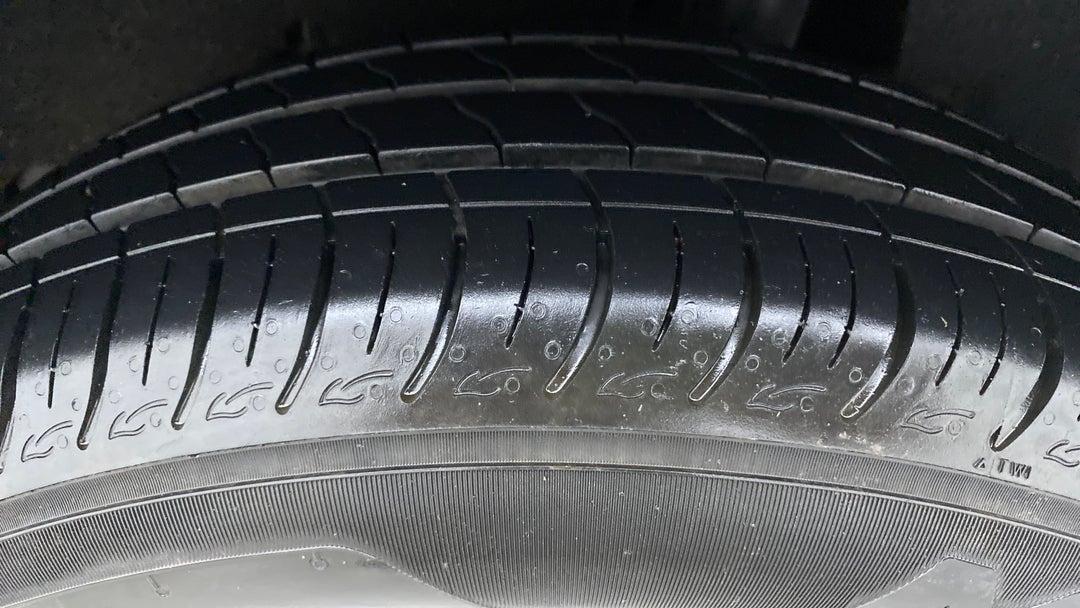 Left Rear Tyre Tread