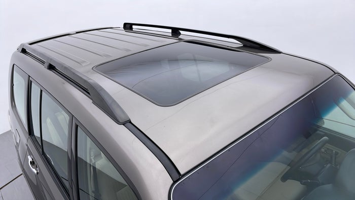 MITSUBISHI PAJERO-Roof/Sunroof View