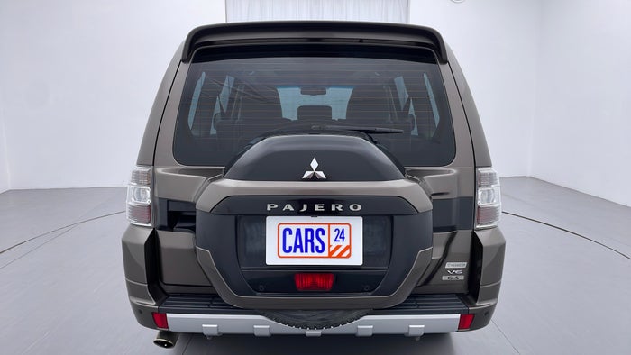 MITSUBISHI PAJERO-Back/Rear View