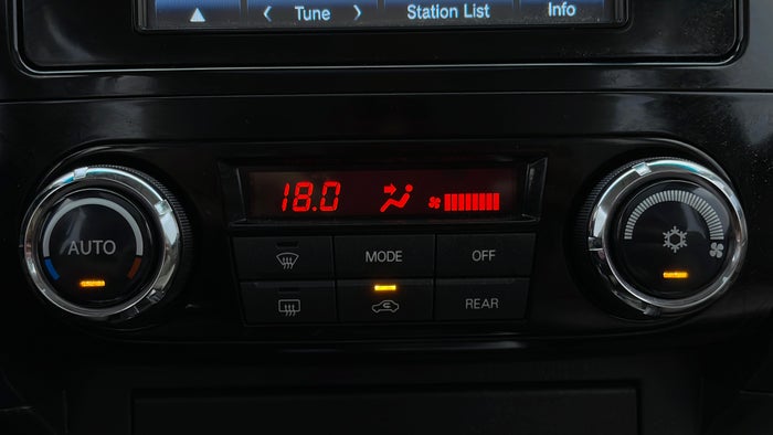 MITSUBISHI PAJERO-Automatic Climate Control