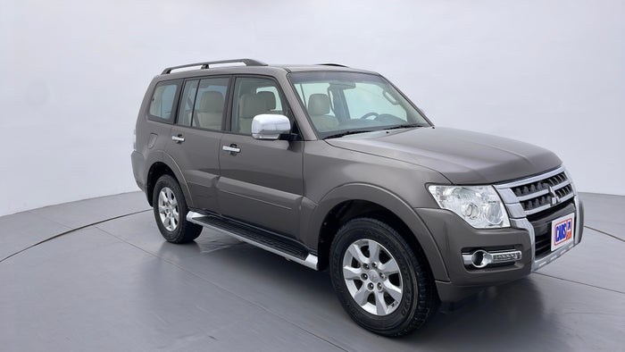 MITSUBISHI PAJERO-Right Front Diagonal (45- Degree) View