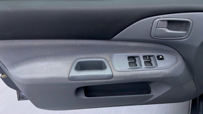 MITSUBISHI LANCER-Driver Side Door Panels Controls