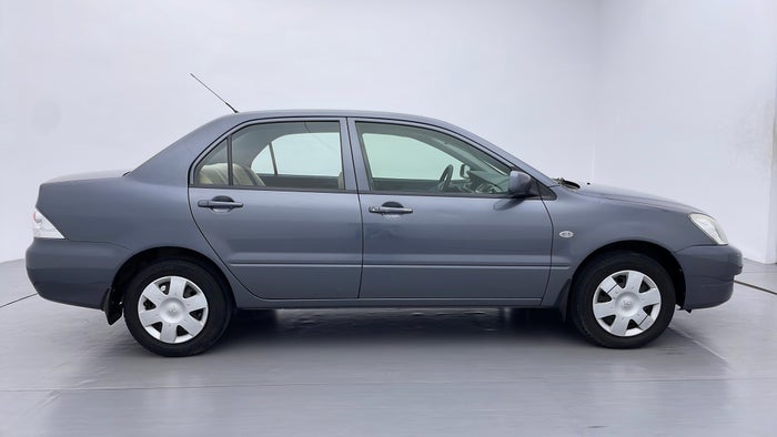 MITSUBISHI LANCER-Right Side View