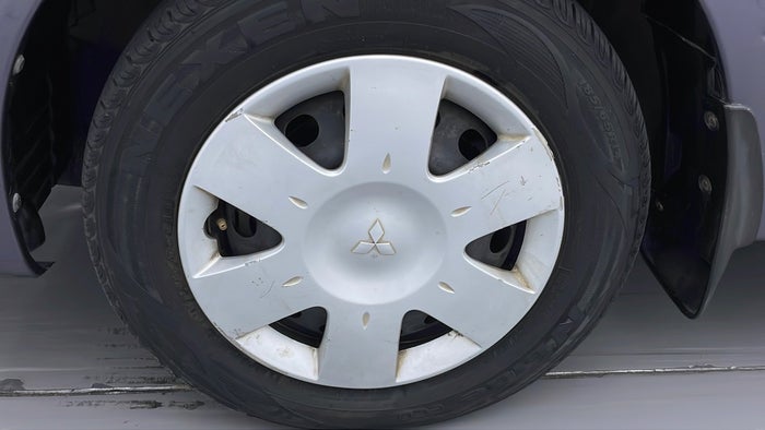 MITSUBISHI LANCER-Wheel Cap LHS Front Scratch