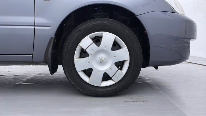 MITSUBISHI LANCER-Right Front Tyre