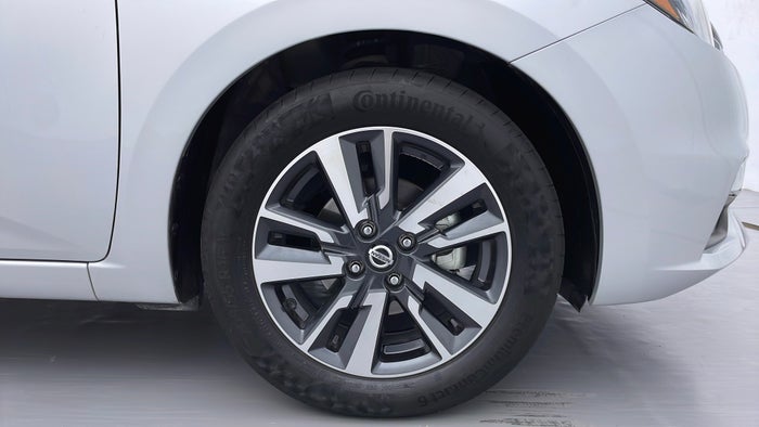 NISSAN SUNNY-Right Front Tyre
