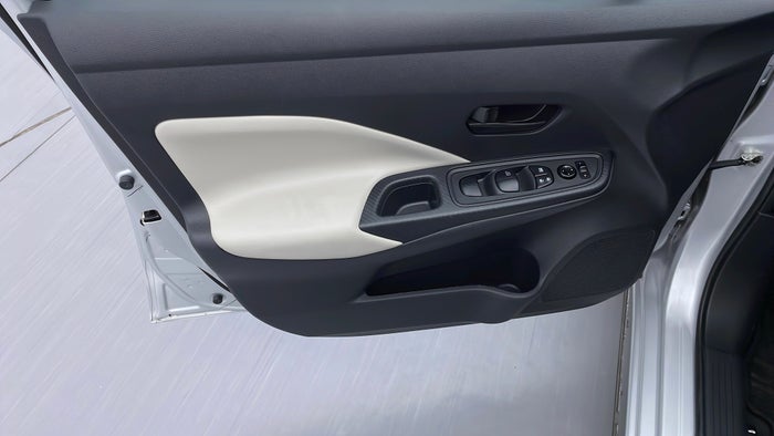 NISSAN SUNNY-Driver Side Door Panels Controls