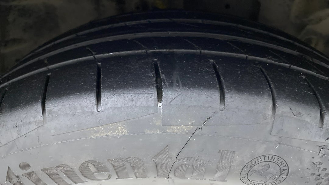 Right Front Tyre Tread