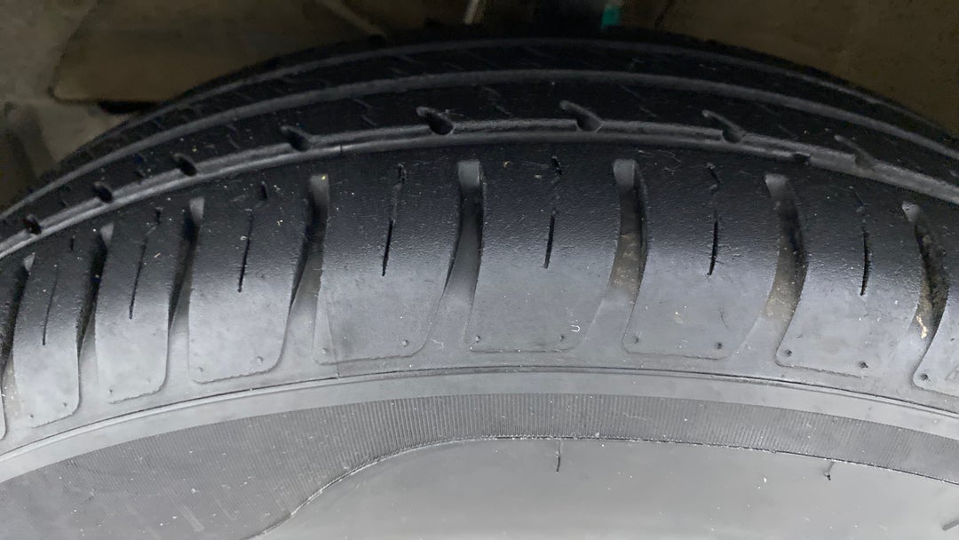 Left Front Tyre Tread