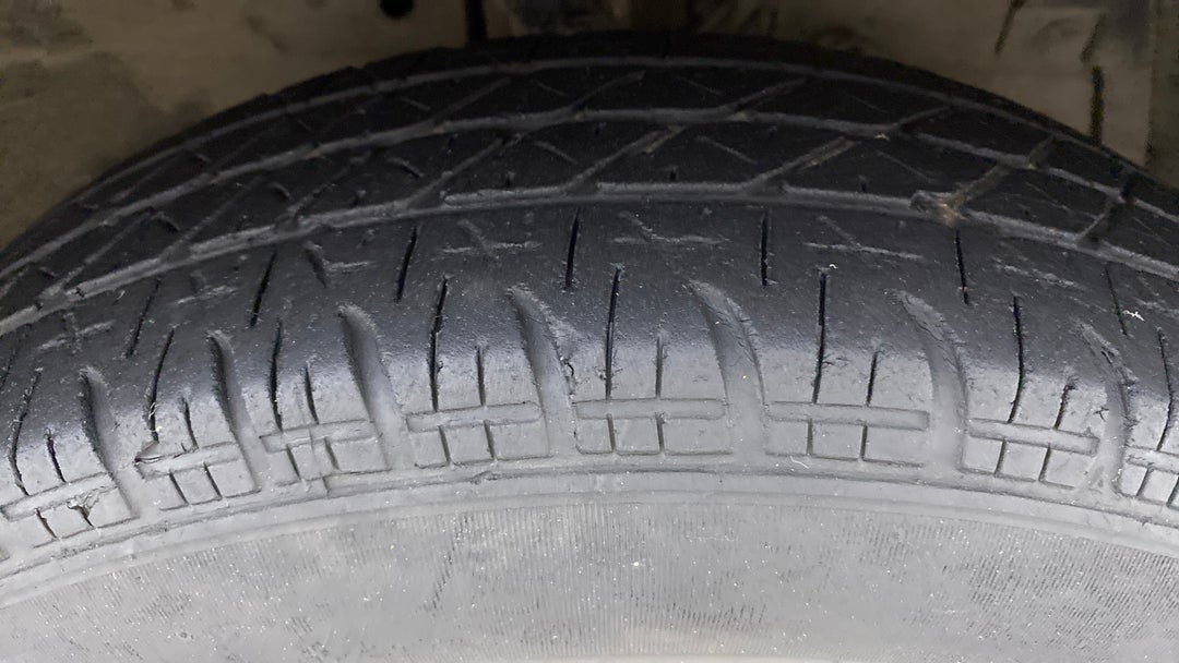 Right Front Tyre Tread