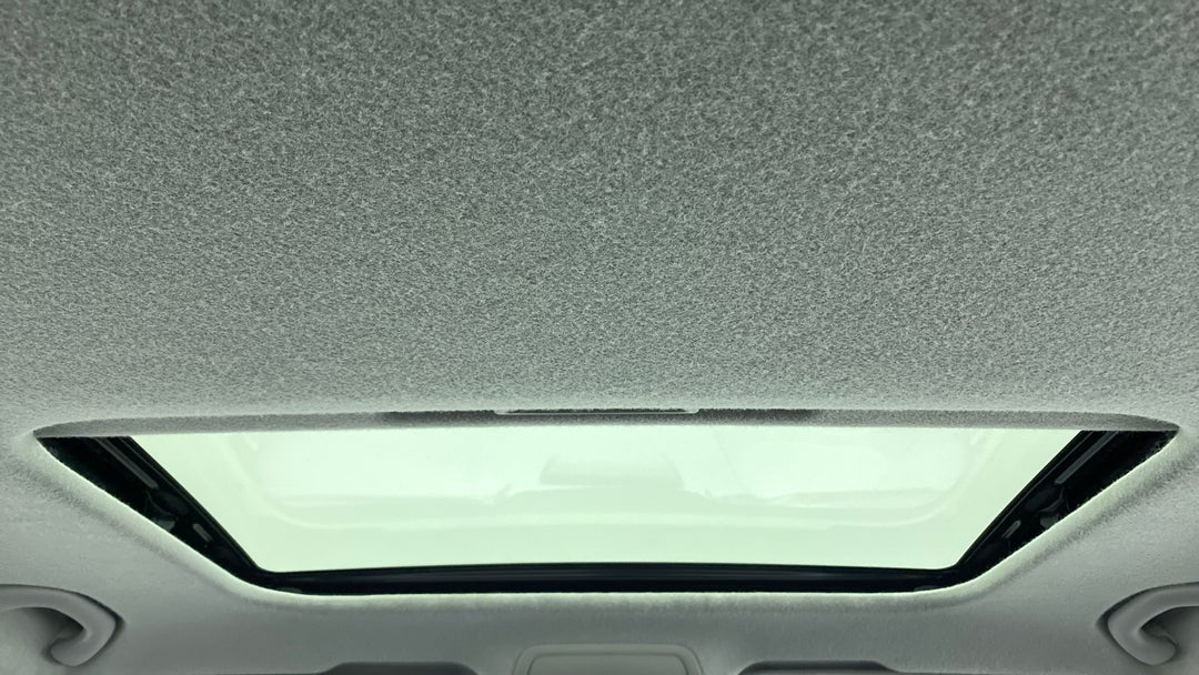 Moonroof/ Sunroof