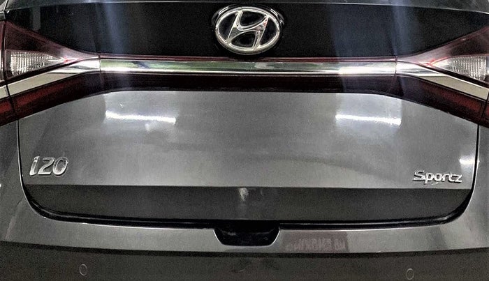 2021 Hyundai NEW I20 SPORTZ 1.2 AT, Petrol, Automatic, 17,038 km, Dicky (Boot door) - Slightly dented