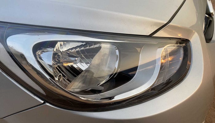 2015 Hyundai Verna 1.6 CRDI SX, Diesel, Manual, 47,081 km, Right headlight - Minor scratches