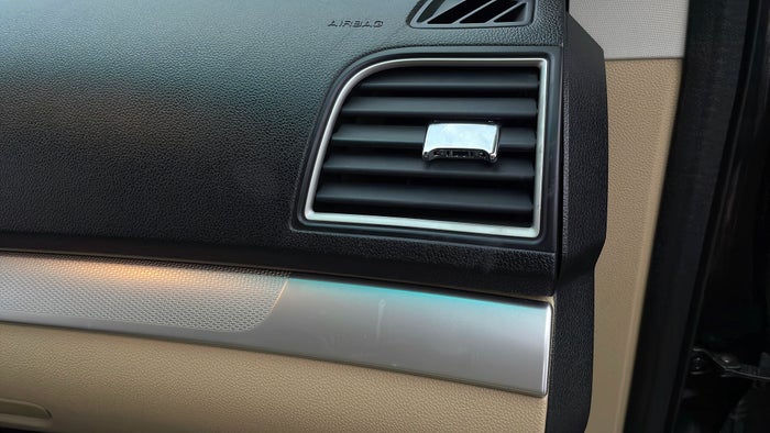 FORD EXPLORER-Dashboard AC Vent Broken