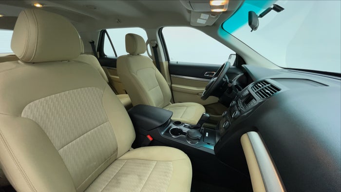 FORD EXPLORER-Right Side Front Door Cabin View