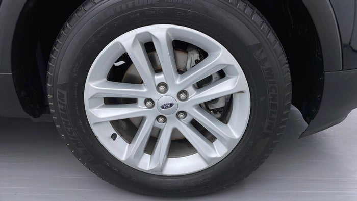 FORD EXPLORER-Alloy Wheel RHS Front Scratch