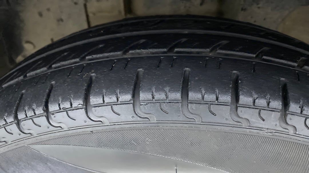 Left Front Tyre Tread