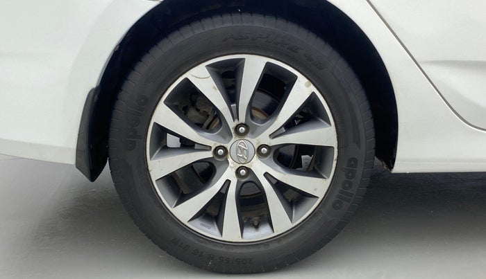2017 Hyundai Verna 1.6 CRDI SX (O) AT, Diesel, Automatic, 76,409 km, Right Rear Wheel
