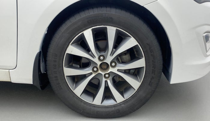 2017 Hyundai Verna 1.6 CRDI SX (O) AT, Diesel, Automatic, 76,409 km, Right Front Wheel