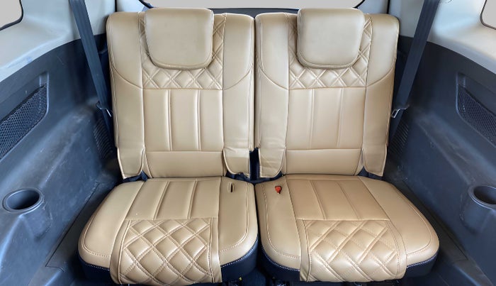 2019 Mahindra XUV500 W7, Diesel, Manual, 27,360 km, Third Seat Row ( optional )