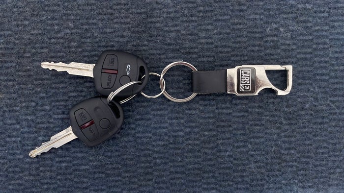 MITSUBISHI LANCER EX-Key Close-up