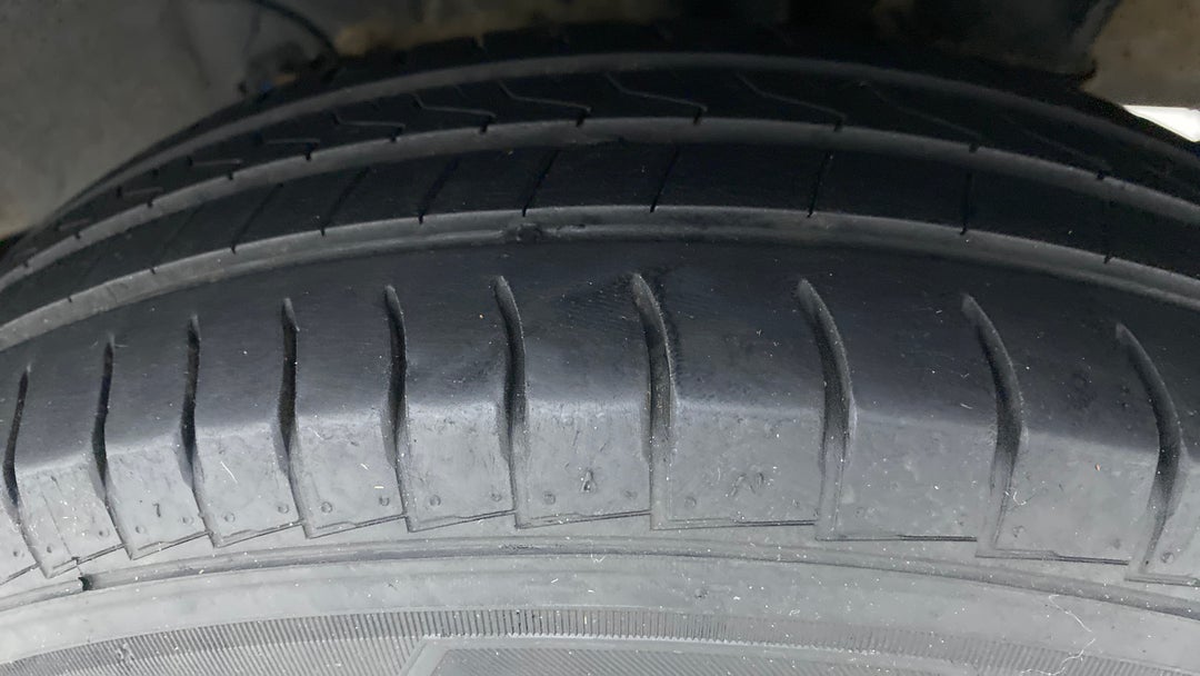 Left Rear Tyre Tread