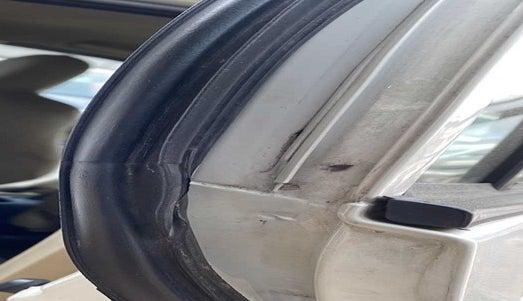 2014 Honda Amaze 1.2L I-VTEC SX, Petrol, Manual, 46,816 km, Right rear door - Beading has minor damage