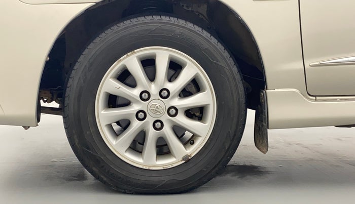 2014 Toyota Innova 2.5 ZX 7 STR BS IV, Diesel, Manual, 61,021 km, Left Front Wheel