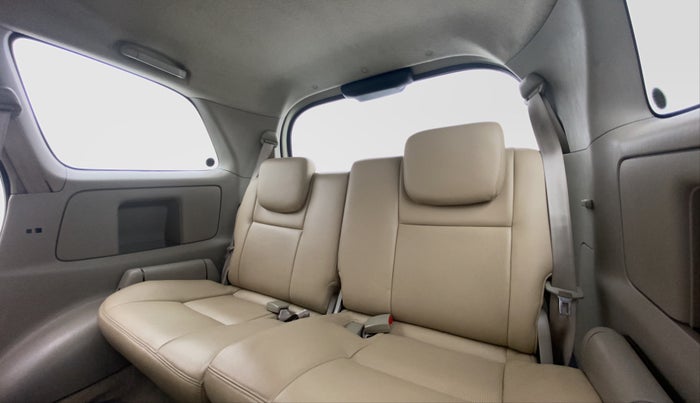2014 Toyota Innova 2.5 ZX 7 STR BS IV, Diesel, Manual, 61,021 km, Third Seat Row