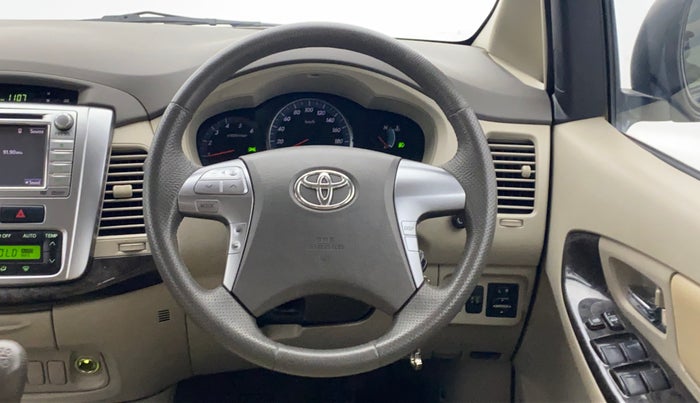 2014 Toyota Innova 2.5 ZX 7 STR BS IV, Diesel, Manual, 61,021 km, Steering Wheel