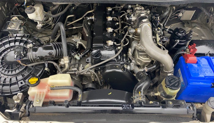 2014 Toyota Innova 2.5 ZX 7 STR BS IV, Diesel, Manual, 61,021 km, Engine Bonet View