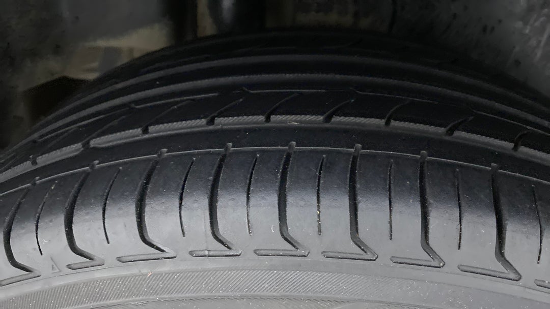 Left Rear Tyre Tread