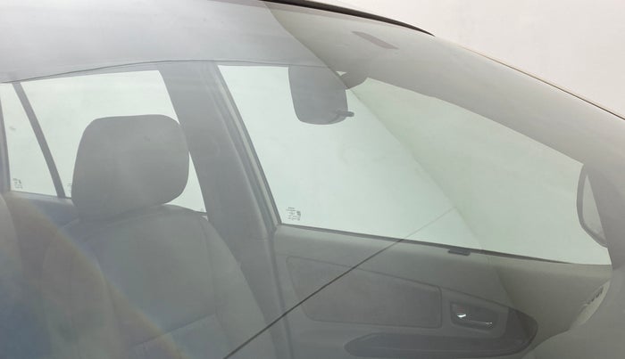 2012 Toyota Innova 2.5 VX 8 STR, Diesel, Manual, 89,785 km, Front windshield - Minor spot on windshield